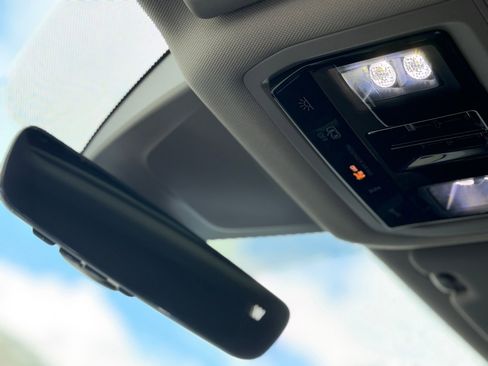 Certified 2026 Volkswagen Atlas SE FWD image 20