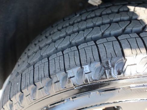 Used 2021 Jeep Grand Cherokee Laredo X image 50