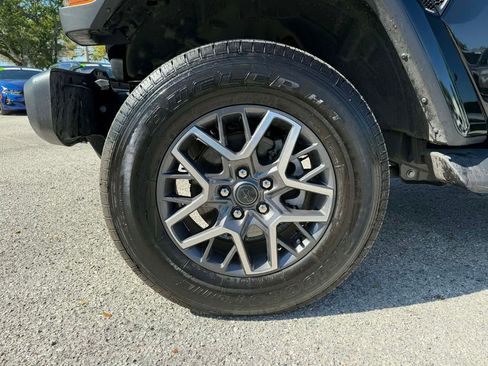 Certified 2026 Jeep Wrangler Sahara image 9