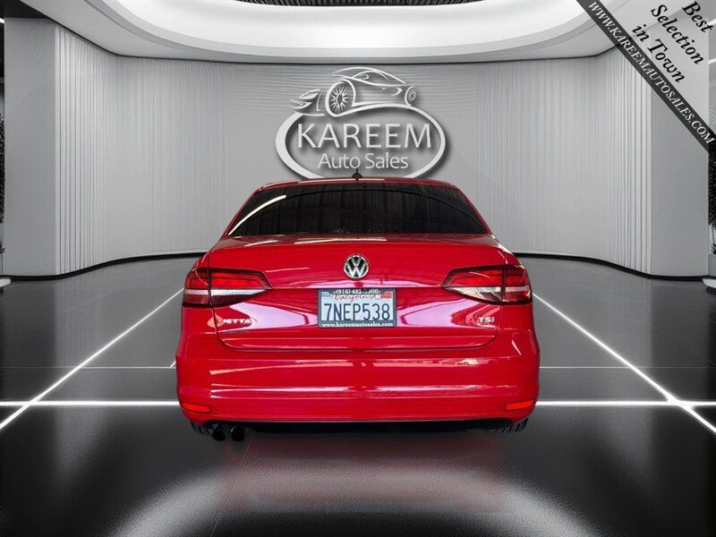 Used 2016 Volkswagen Jetta Sport w/ Lighting Package FWD image 6
