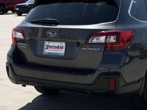 Used 2018 Subaru Outback 2.5i Premium AWD/4WD image 6