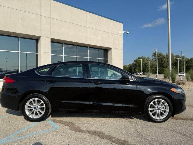 Used 2020 Ford Fusion SE FWD image 2