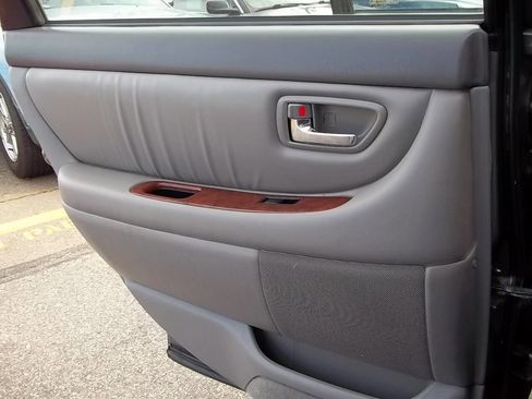 Used 2003 Toyota Avalon XLS image 12