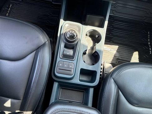 Used 2024 Ford Maverick Lariat w/ Black Appearance Package FWD image 16