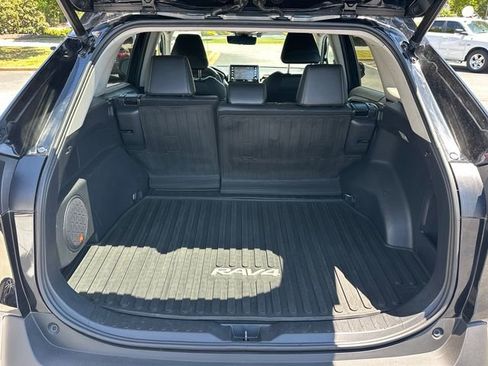 Used 2021 Toyota RAV4 XLE Premium AWD/4WD image 28