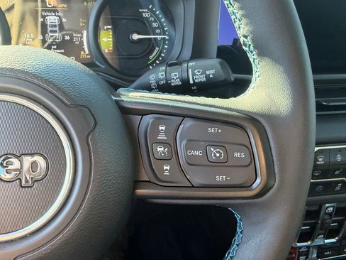 Used 2025 Jeep Wrangler Unlimited Rubicon 4xe w/ Convenience Group image 10