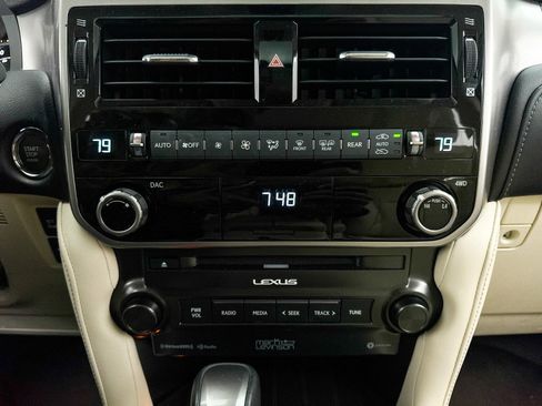 Used 2023 Lexus GX 460 Premium image 29