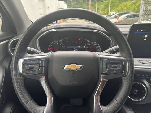 Used 2025 Chevrolet Blazer LT FWD image 28
