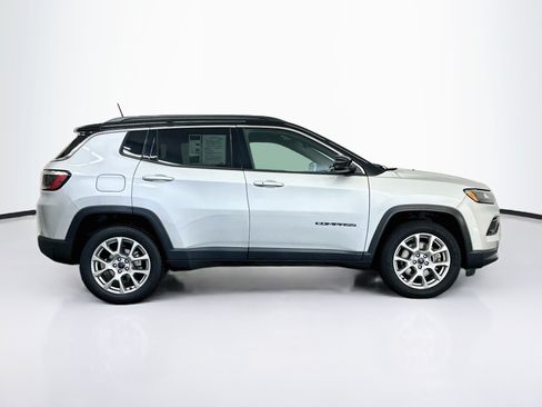 Used 2025 Jeep Compass Limited AWD/4WD image 10