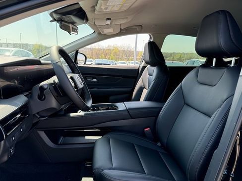 Used 2025 Nissan Murano SV image 14