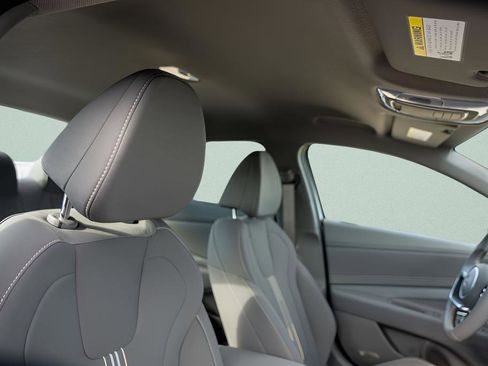 New 2025 Hyundai Elantra Sport FWD image 14