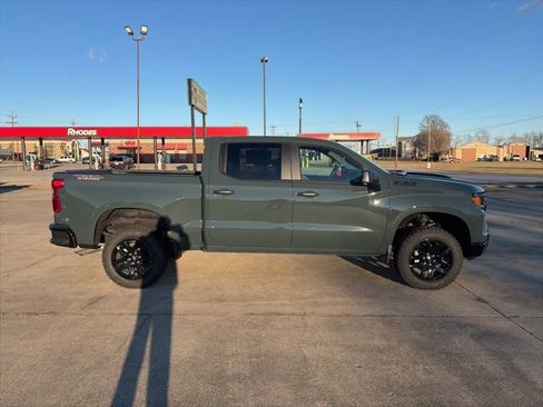 New 2026 Chevrolet Silverado 1500 Custom Trail Boss w/ LPO, Dark Essentials Package AWD/4WD image 7