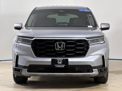 Certified 2025 Honda Pilot EX-L image 9