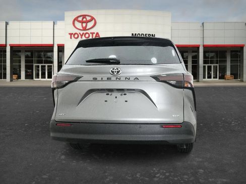 New 2026 Toyota Sienna XLE FWD image 6