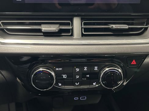 Used 2024 Chevrolet Trax ACTIV w/ Driver Confidence Package image 28