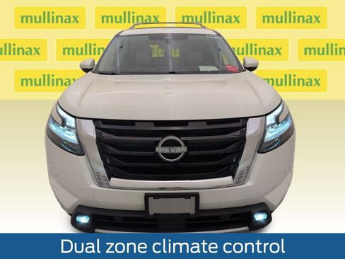 Used 2022 Nissan Pathfinder Platinum w/ Cargo Package image 15