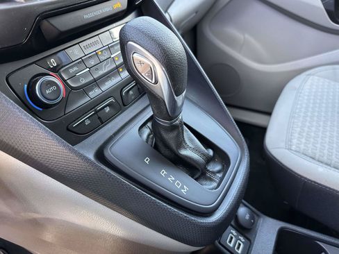 Used 2022 Ford Transit Connect XLT FWD image 27