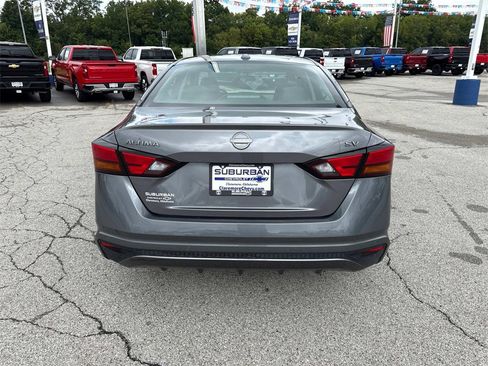 Used 2024 Nissan Altima 2.5 SV image 4