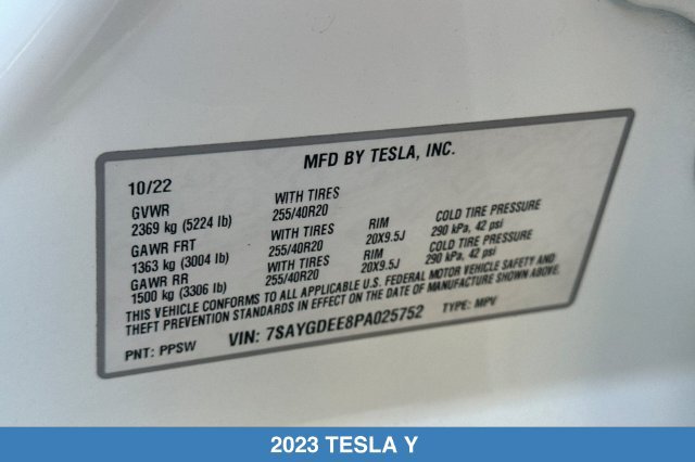 Used 2023 Tesla Model Y Long Range AWD/4WD image 31