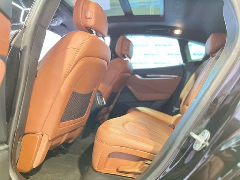 Used 2021 Maserati Levante image 22