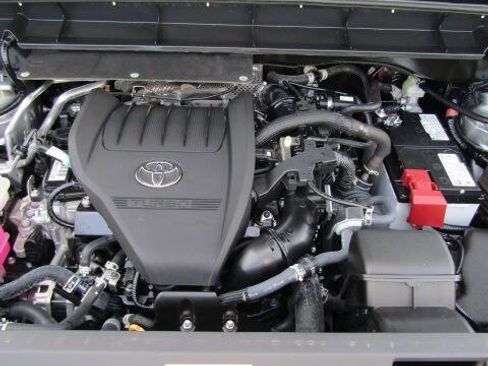 Used 2025 Toyota Highlander XLE AWD/4WD image 22