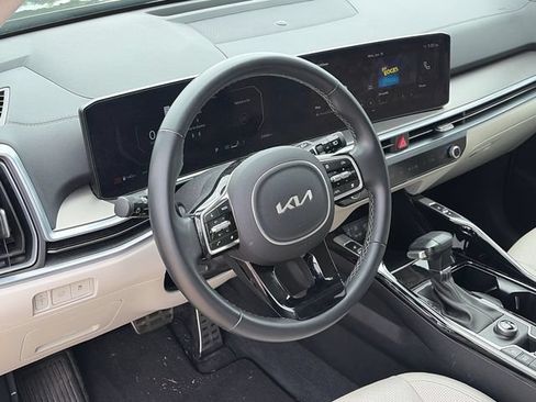 Used 2024 Kia Sorento SX FWD image 18