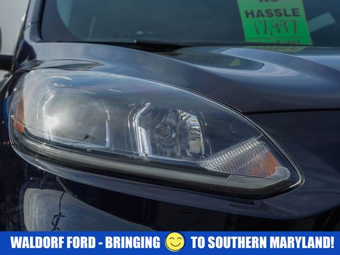 Used 2021 Ford Escape SE w/ SE Sport Appearance Package image 14