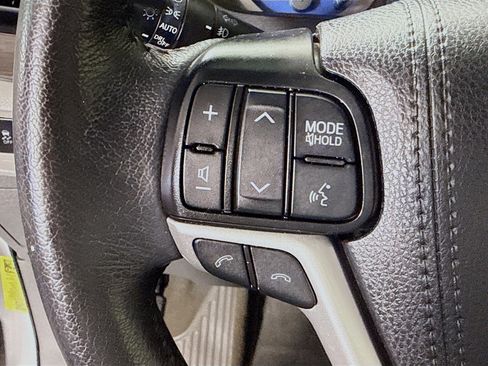 Used 2019 Toyota Sienna XLE w/ XLE Navigation Package image 14