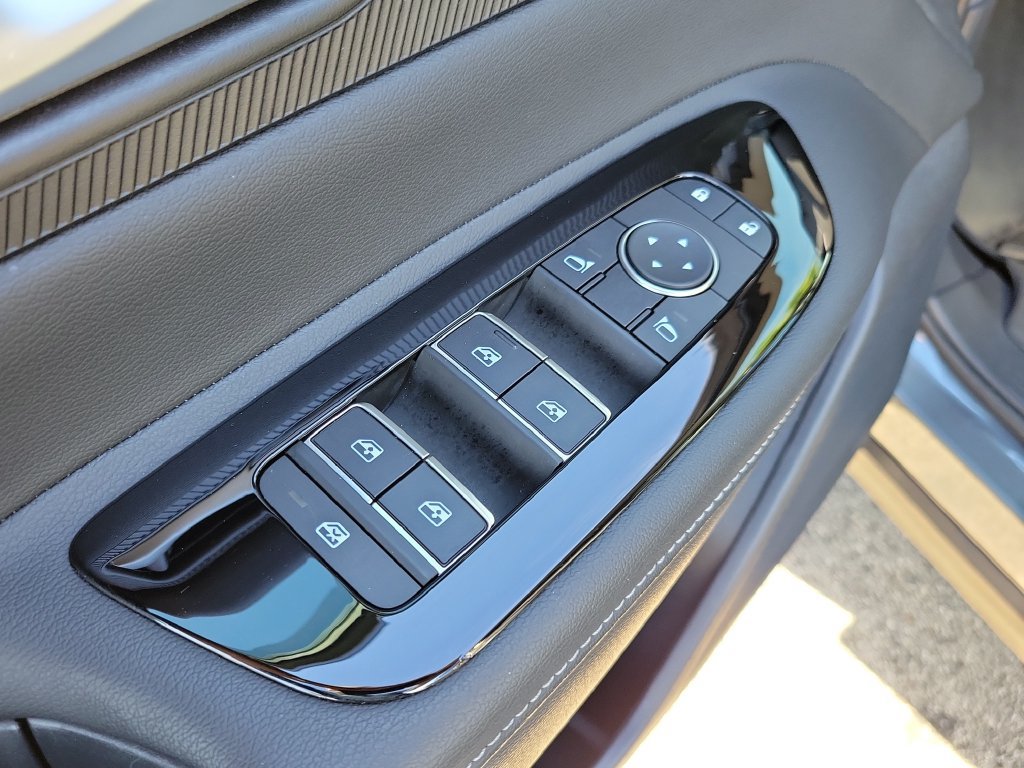 Used 2025 Nissan Murano SV FWD image 21