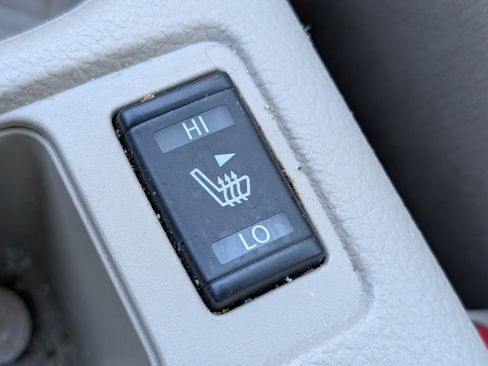 Used 2020 Nissan Rogue SV image 13