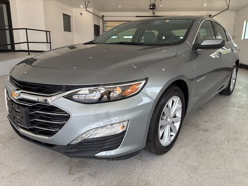 Used 2025 Chevrolet Malibu LT FWD image 4