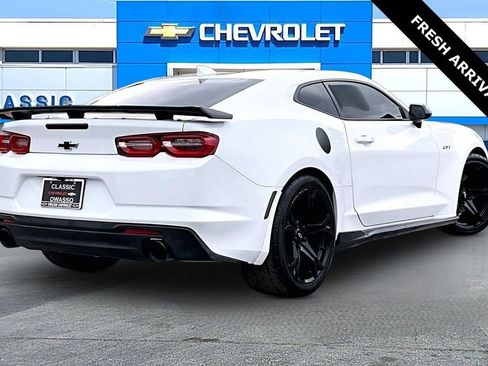 Used 2022 Chevrolet Camaro LT RWD image 5