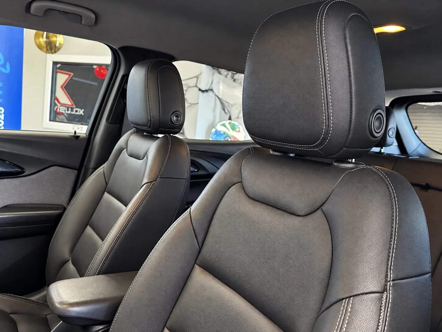 Used 2021 Chevrolet TrailBlazer LT w/ Premium Seating Package AWD/4WD image 9