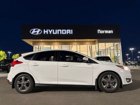 Used 2016 Ford Focus SE FWD image 19