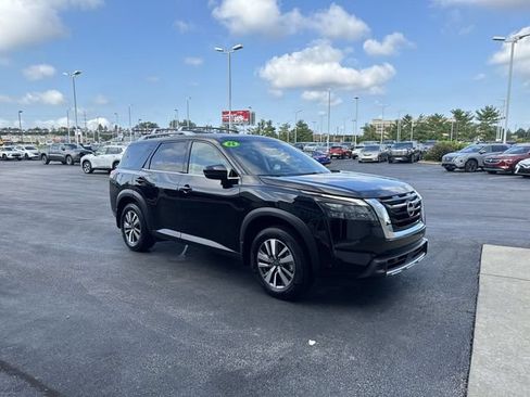 Used 2025 Nissan Pathfinder SL FWD image 6