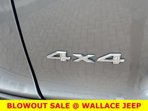 Used 2022 Jeep Cherokee Latitude Lux AWD/4WD image 9