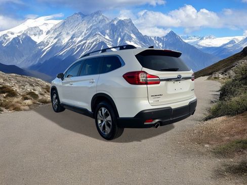 Used 2022 Subaru Ascent Premium w/ Convenience Package image 3