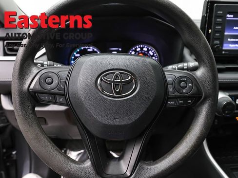 Used 2021 Toyota RAV4 XLE AWD/4WD image 10