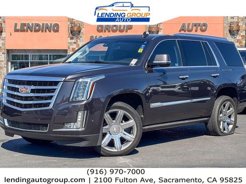 Used 2017 Cadillac Escalade Premium Luxury AWD/4WD image 1