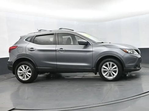 Used 2019 Nissan Rogue Sport SV FWD image 3