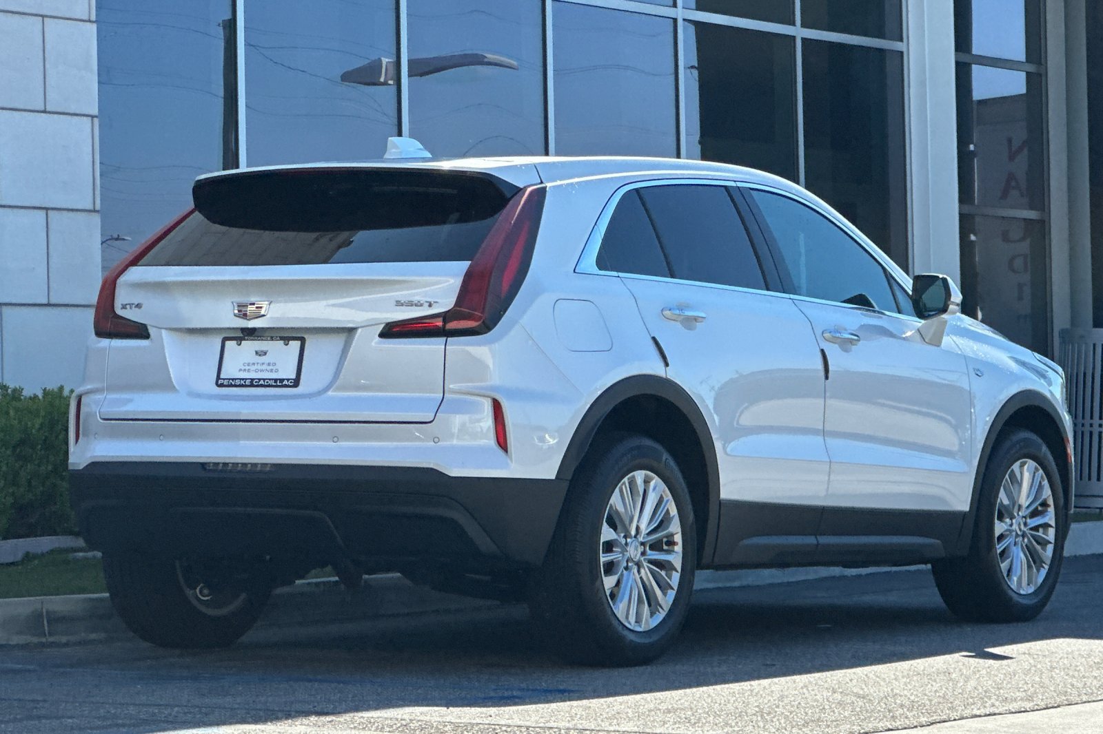 Used 2024 Cadillac XT4 Luxury FWD image 4