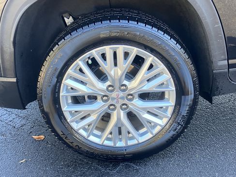 Used 2024 GMC Acadia Elevation image 13