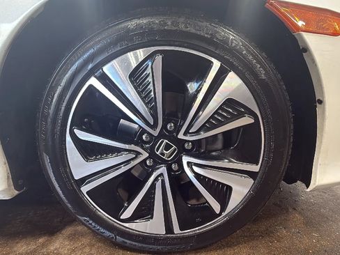 Used 2018 Honda Civic EX-T image 14