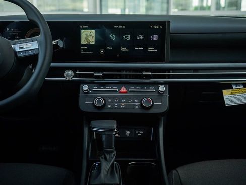 Certified 2026 Hyundai Tucson SE image 16