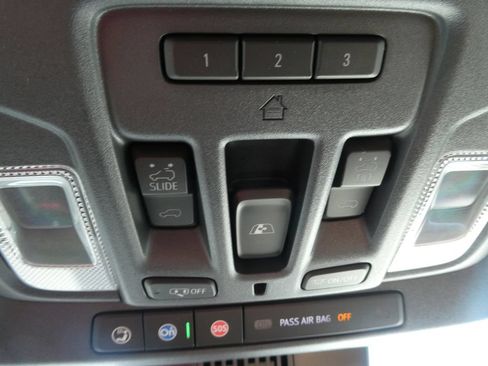 Certified 2024 Chevrolet Silverado 1500 High Country w/ Technology Package AWD/4WD image 33