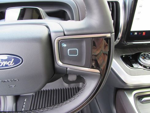 New 2025 Ford Expedition Platinum w/ Platinum Ultimate Package image 16