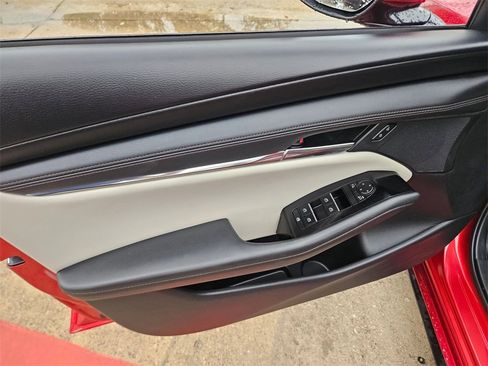 Used 2025 MAZDA MAZDA3 s image 13