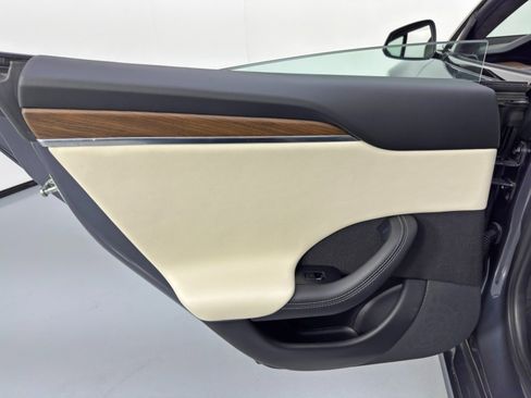 Used 2022 Tesla Model S image 48