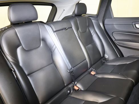 Used 2024 Volvo XC60 T8 Core image 11