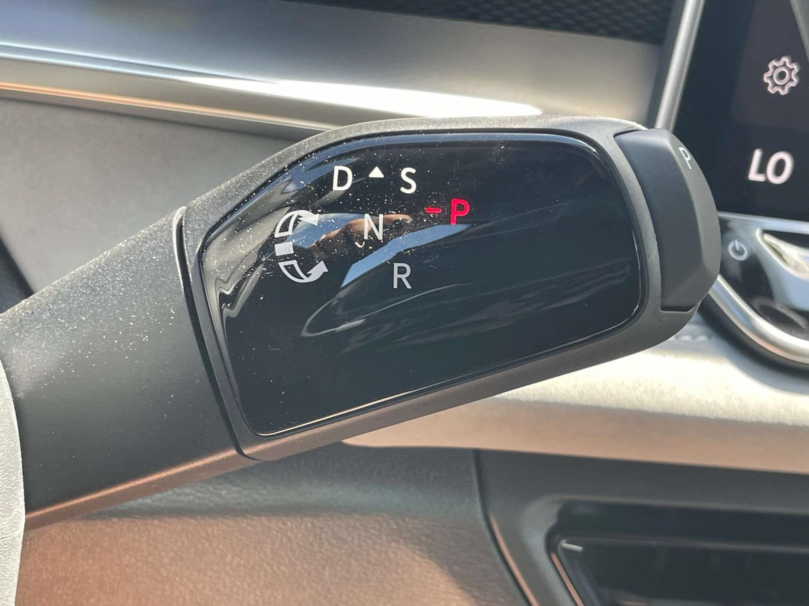 New 2026 Volkswagen Tiguan SE R-Line FWD image 26